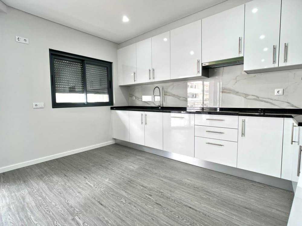 Apartamento T3 Com Piscina e Garagem - Olhão
